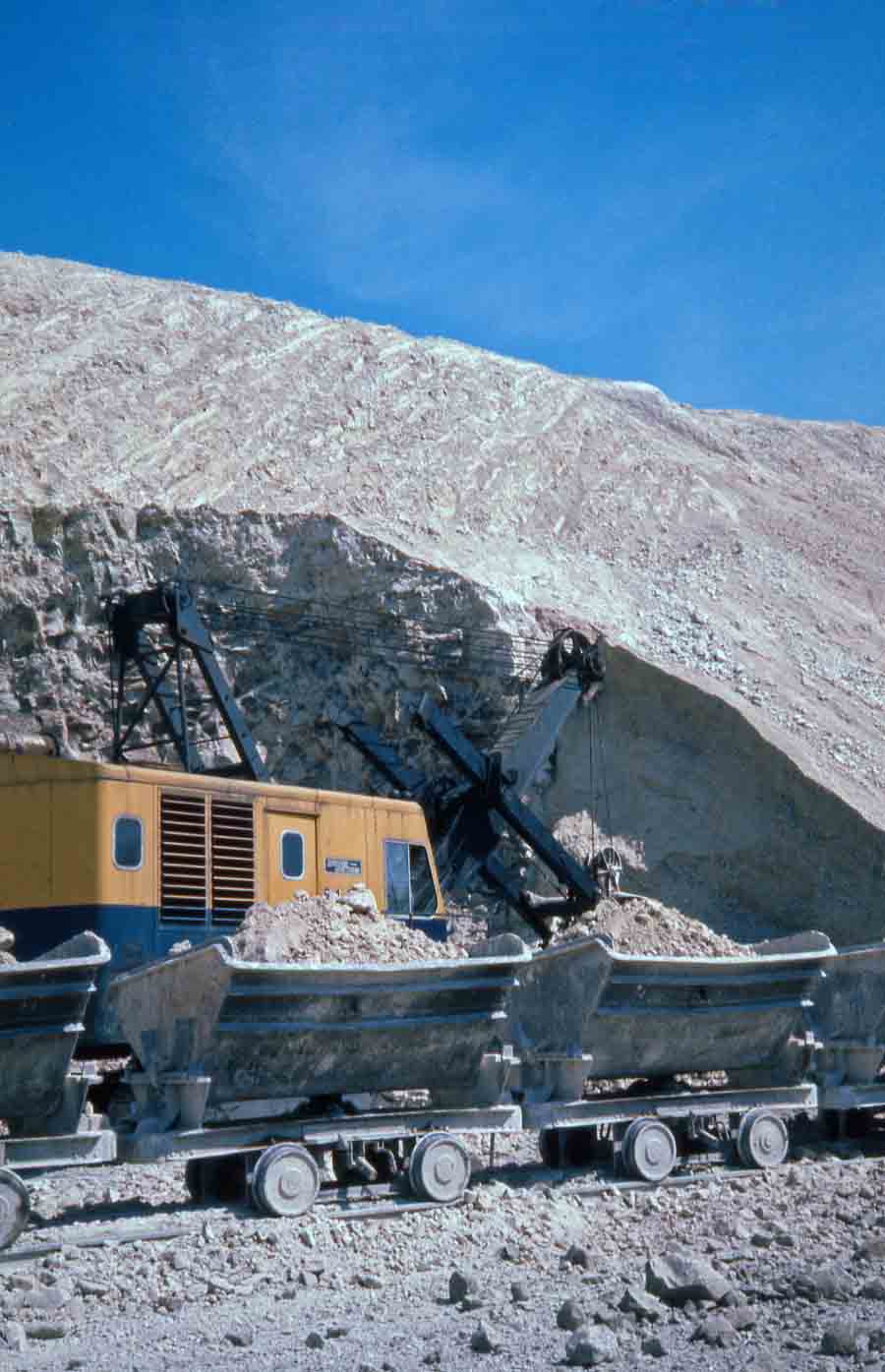 Sundon Quarry Excavator